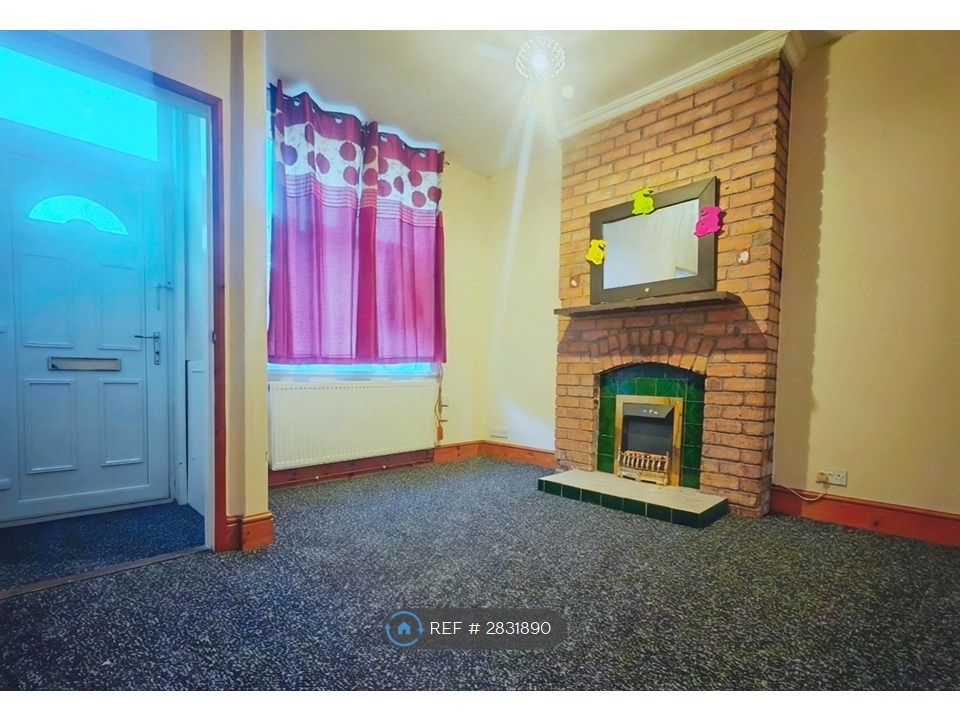 Property photo 1 of 16 Living Room