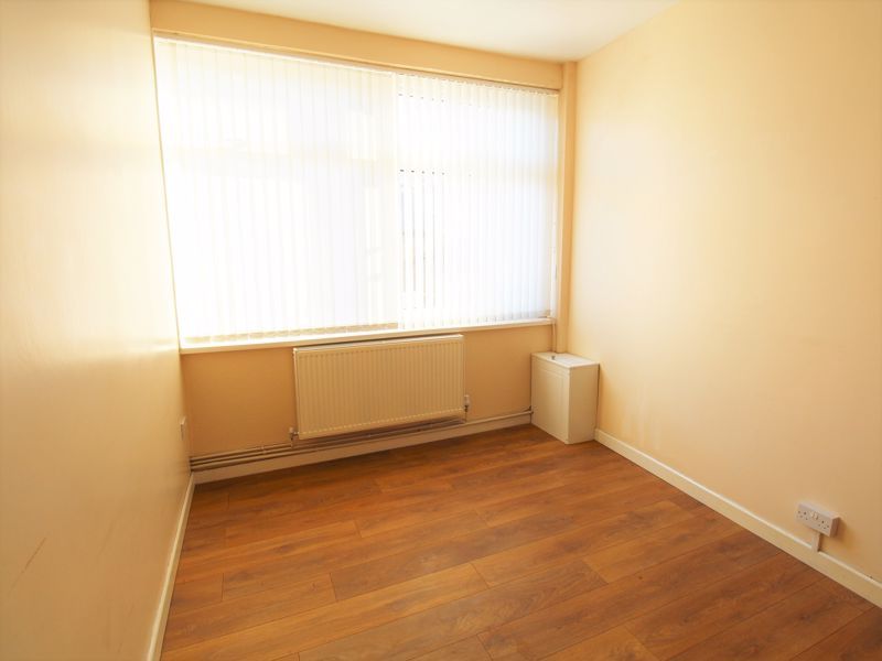 Property photo 3 of 6 Photo 2