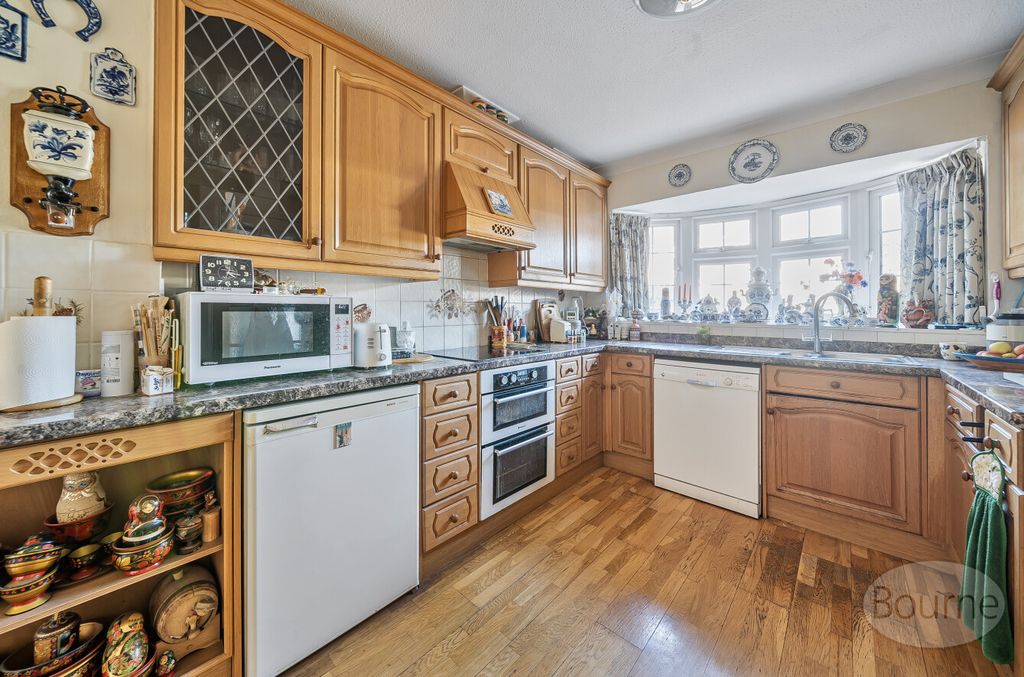 Property photo 3 of 13 5B6d878B-Af25-42d...