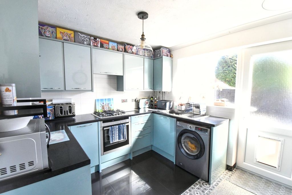 Property photo 3 of 13