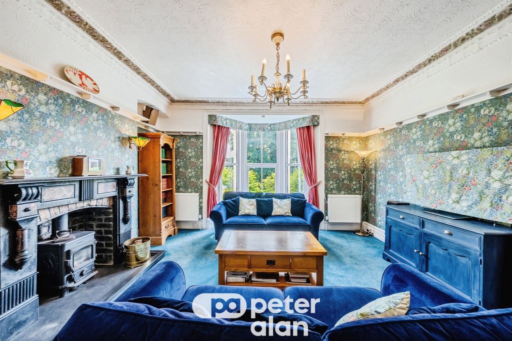 Property photo 2 of 33
