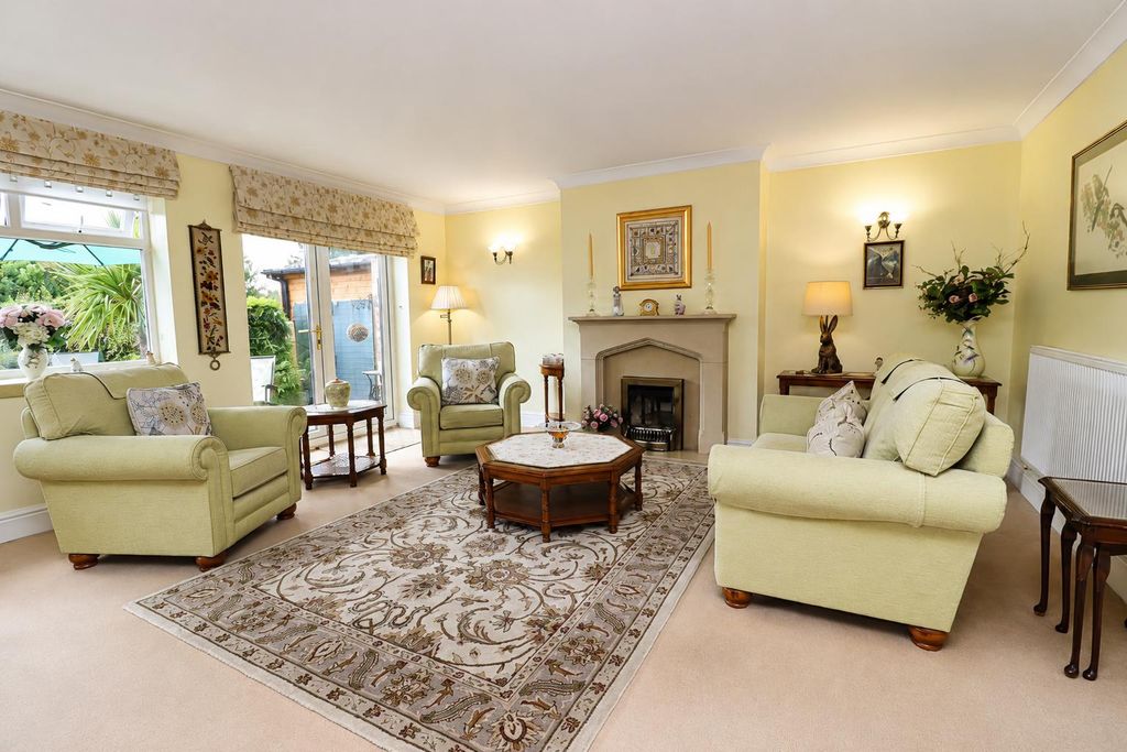 Property photo 3 of 16 0A4233D2-99B5-44E5-B532-6Cf6546A1A71.Png