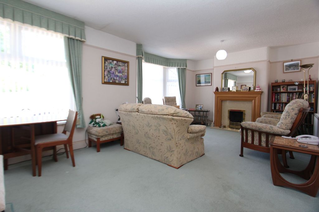 Property photo 2 of 27