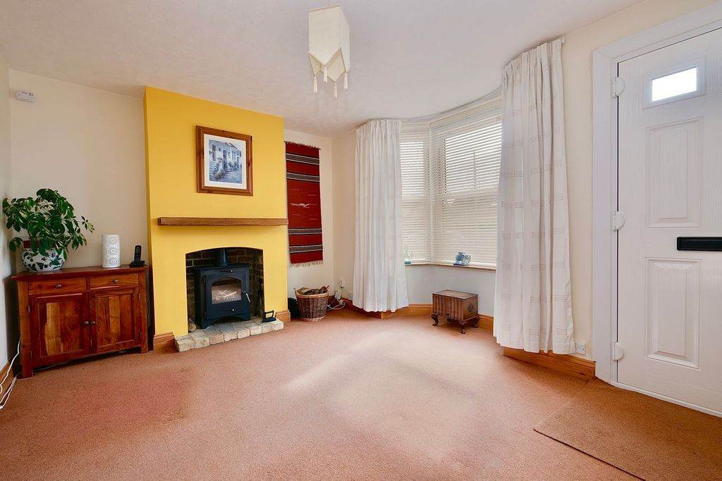 Property photo 2 of 17