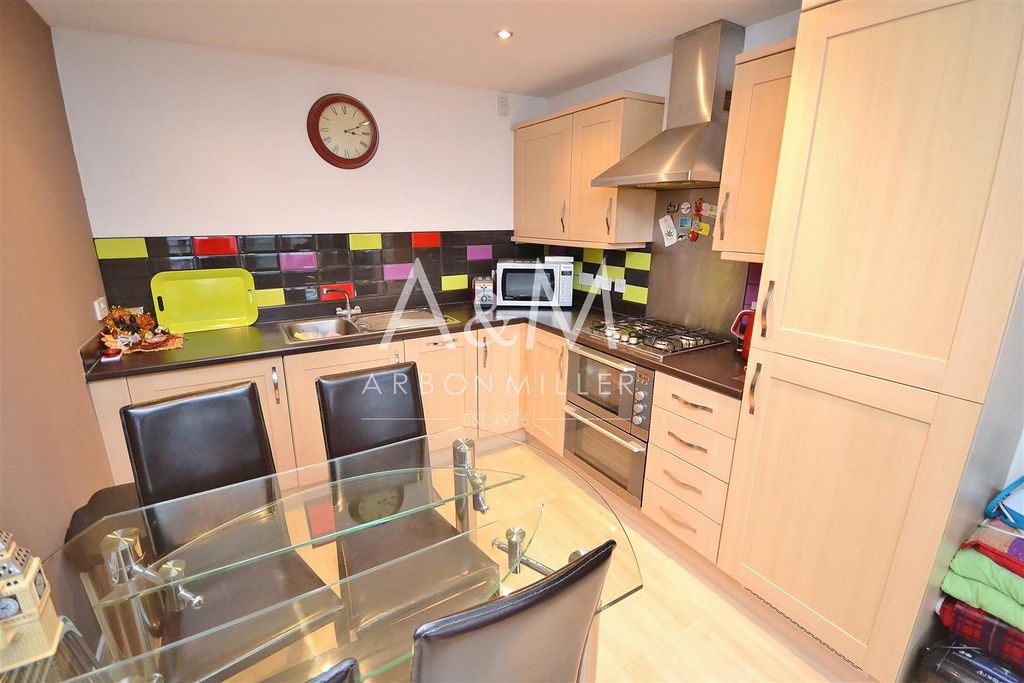 Property photo 1 of 8 Kit2.Jpg