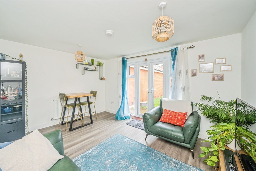 Property photo 3 of 20