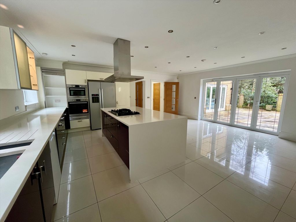 Property photo 2 of 16 Image