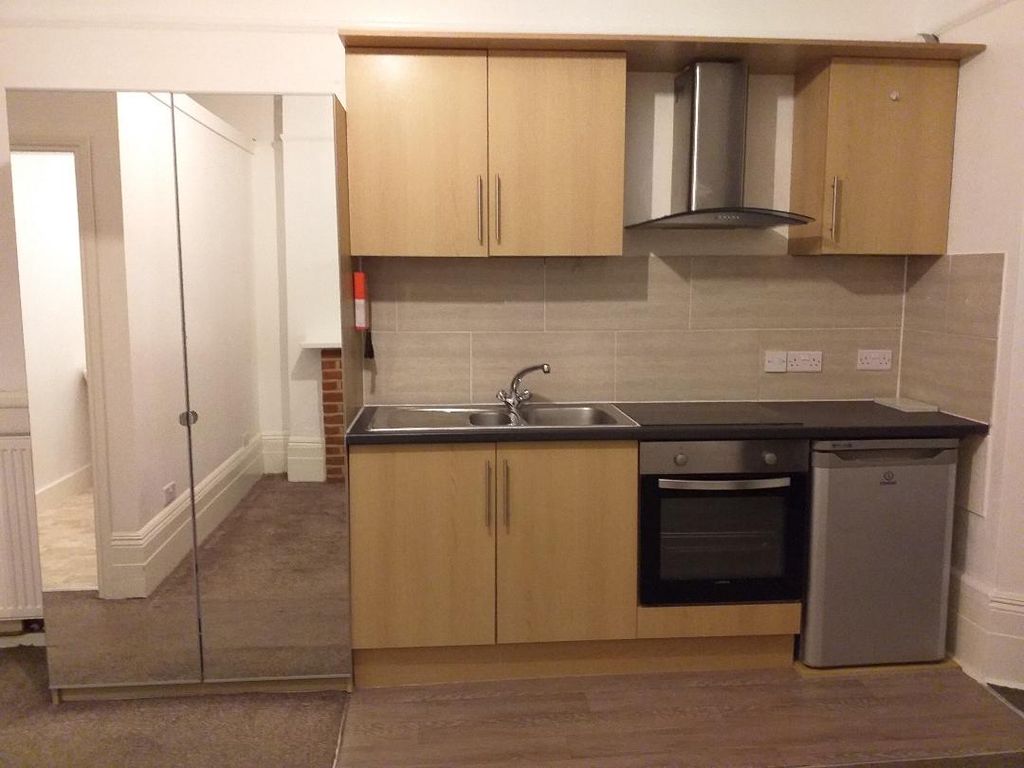 Property photo 2 of 8