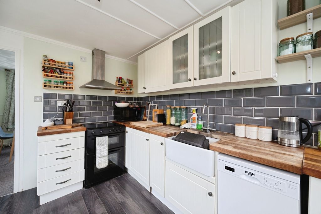 Property photo 3 of 17 Photo