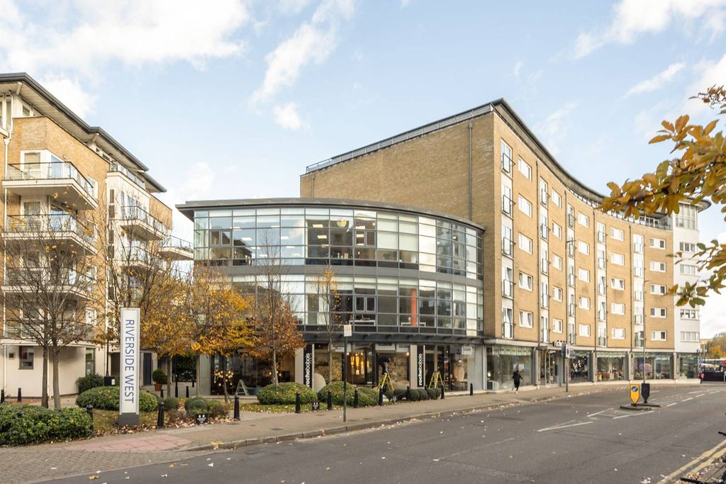 Property photo 1 of 2