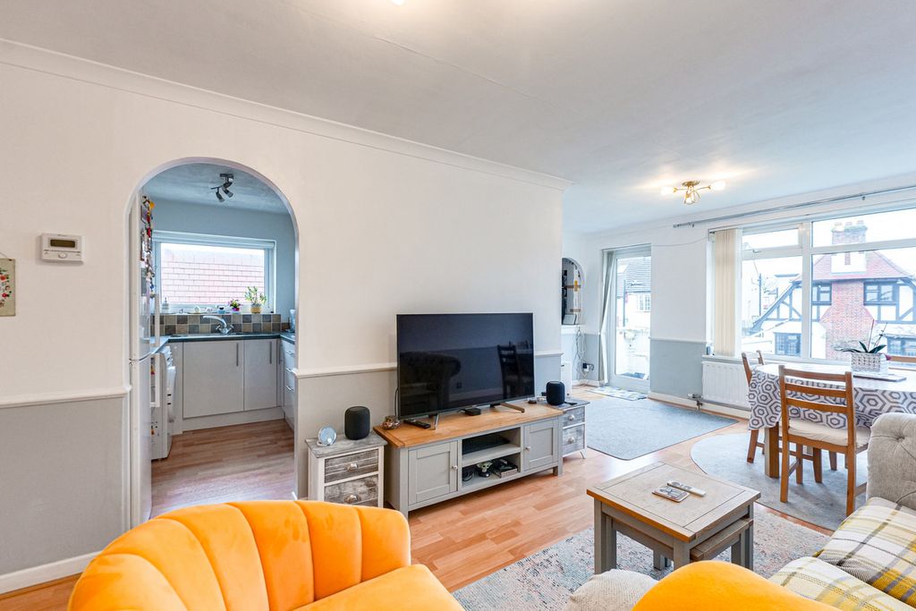 Property photo 3 of 19