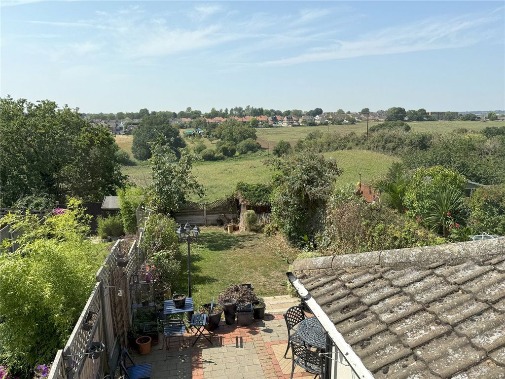 Property photo 2 of 28 Picture No. 02