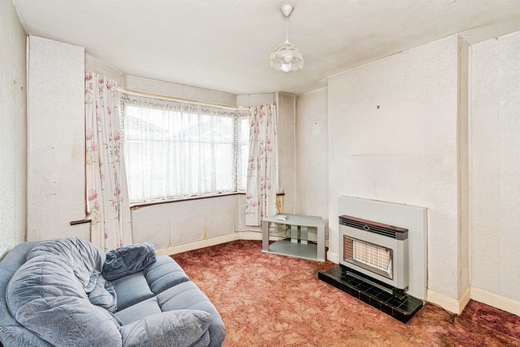 Property photo 2 of 18