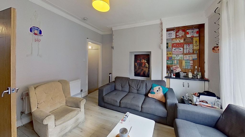 Property photo 2 of 10 54-Manor-Drive-Living-Room