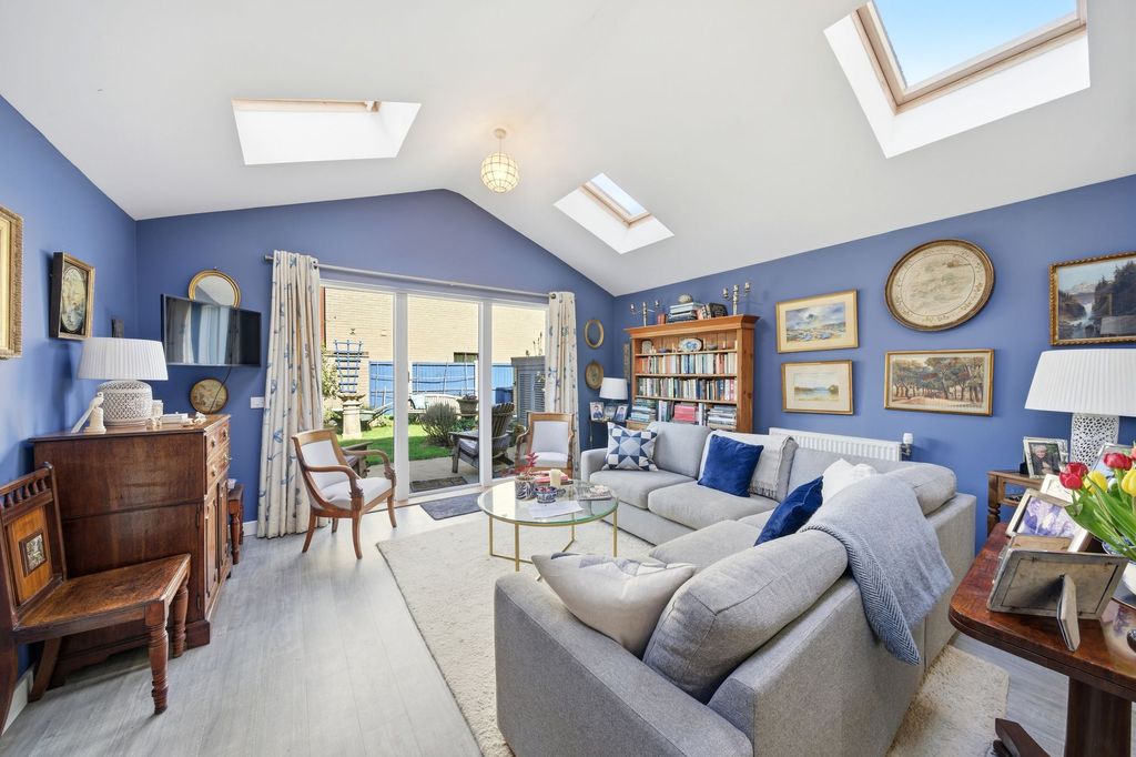 Property photo 3 of 30