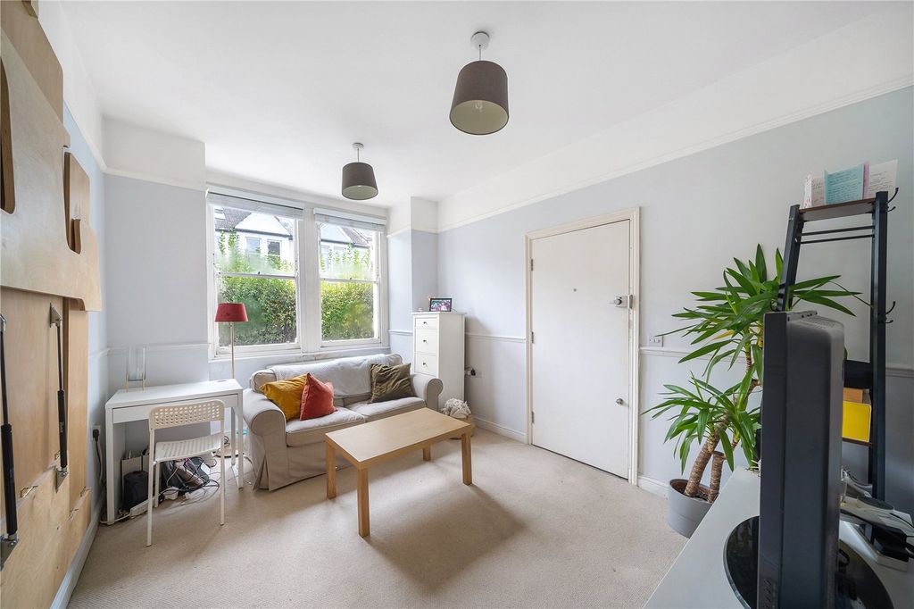 Property photo 2 of 12 Picture No. 18