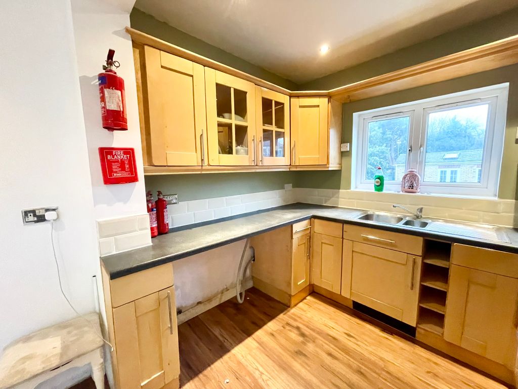 Property photo 2 of 28