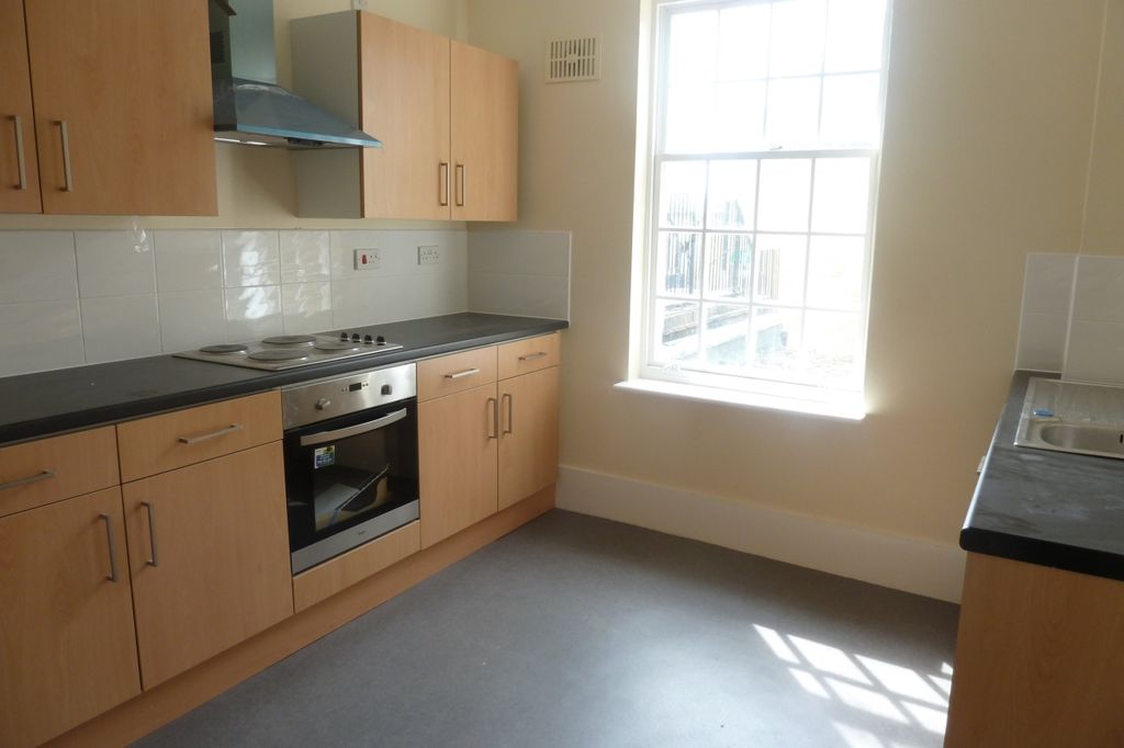 Property photo 2 of 6 10A Broadway Kitchen