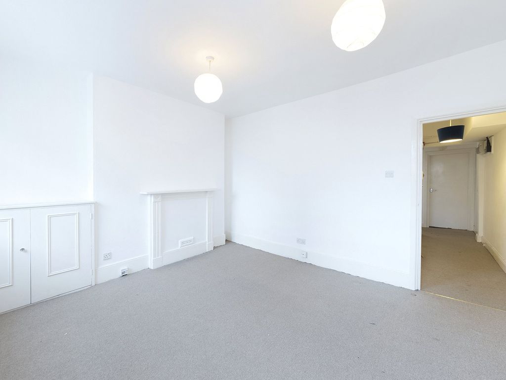 Property photo 3 of 6 Picture No. 13