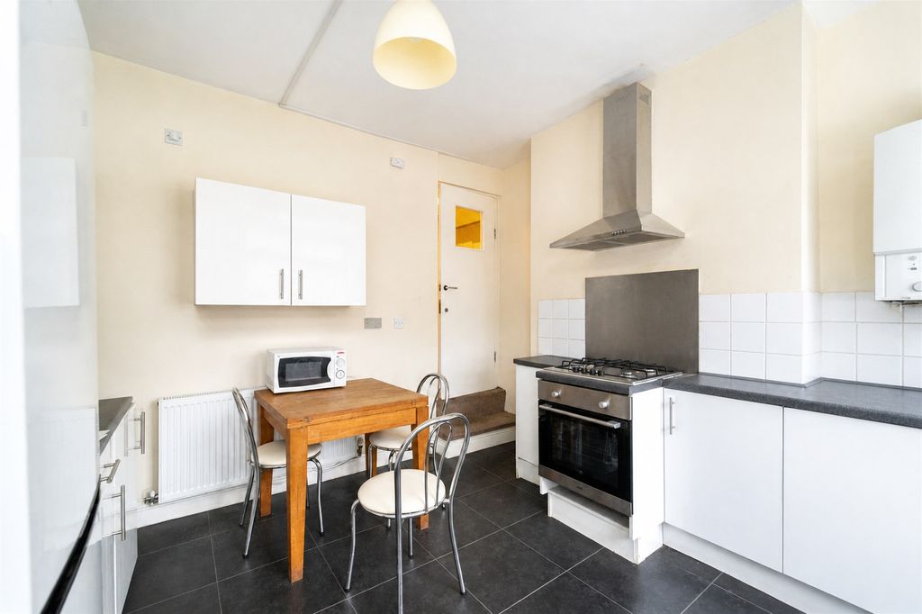 Property photo 3 of 13 Picture No. 02