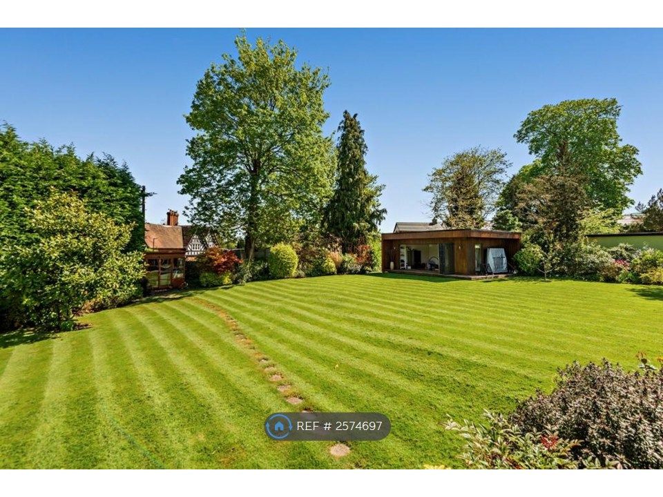 Property photo 3 of 23 House Back Garden View