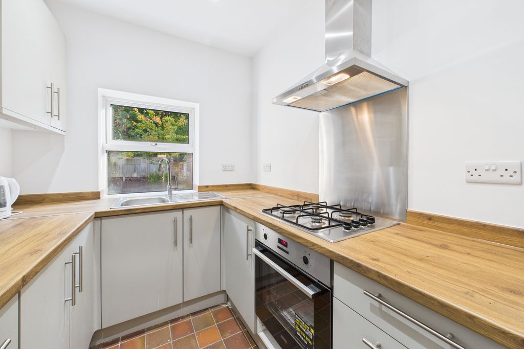 Property photo 2 of 19 Kitchen