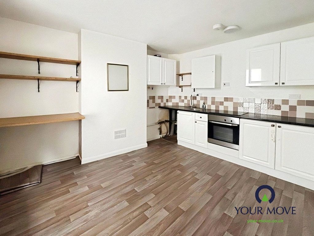 Property photo 2 of 10 Picture No. 11