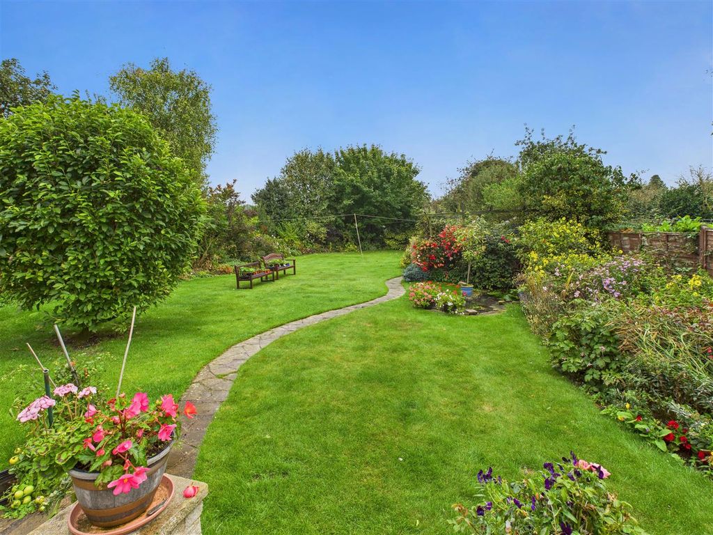 Property photo 2 of 16 Outside