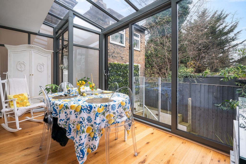 Property photo 3 of 10 Picture No. 04