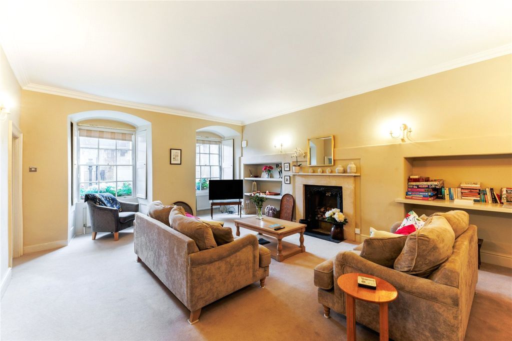 Property photo 3 of 12 Sitting Room