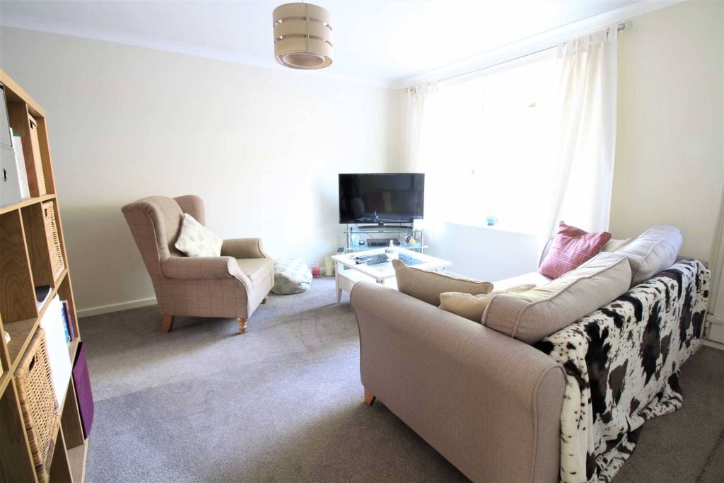 Property photo 3 of 8