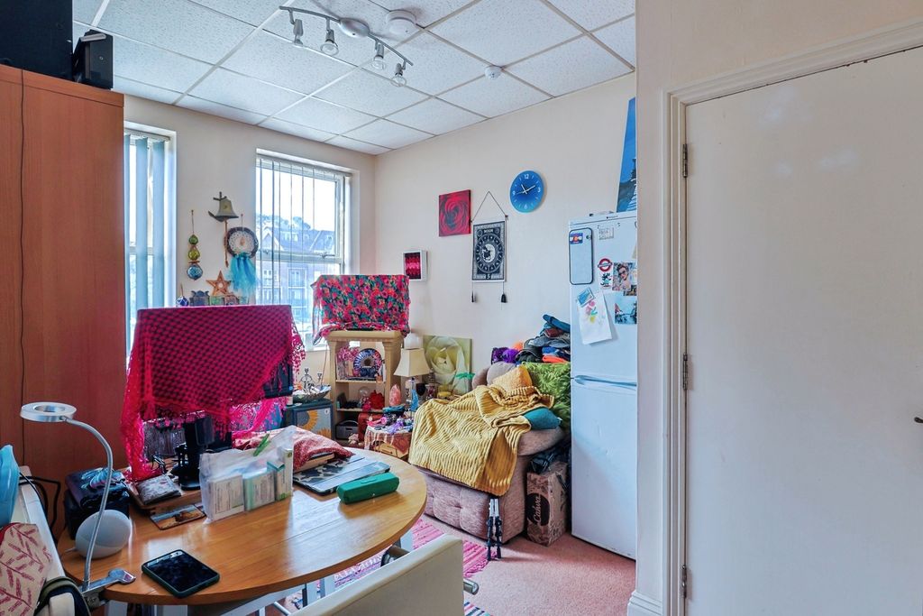 Property photo 3 of 17 Photo