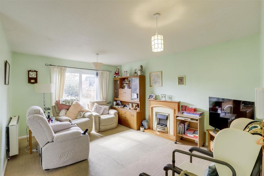 Property photo 2 of 13