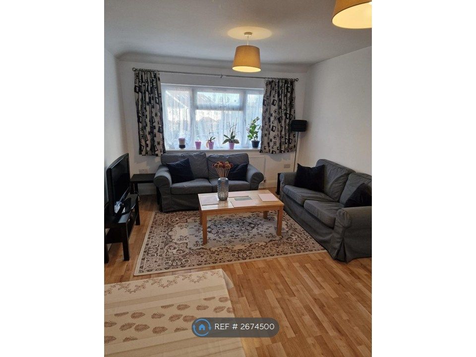 Property photo 2 of 28