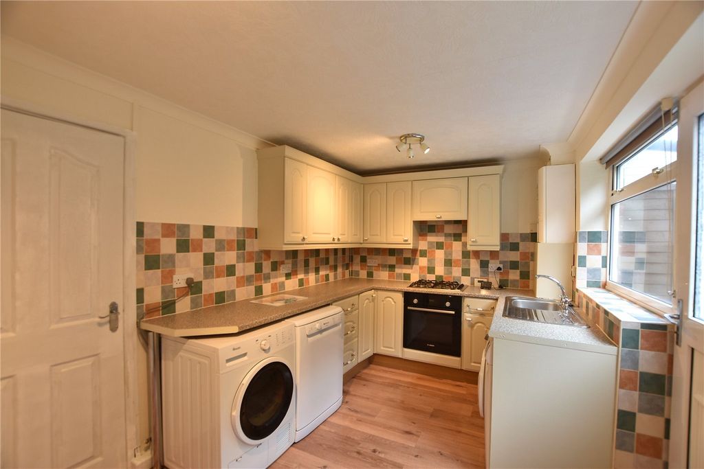 Property photo 2 of 19 Kitchen