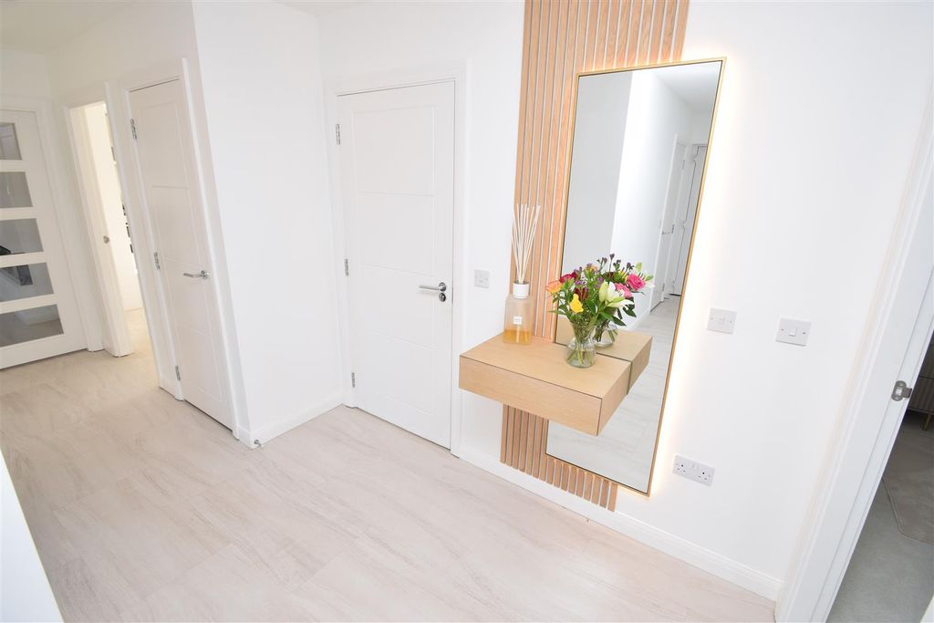 Property photo 2 of 26 Entrance Hall.Jpg