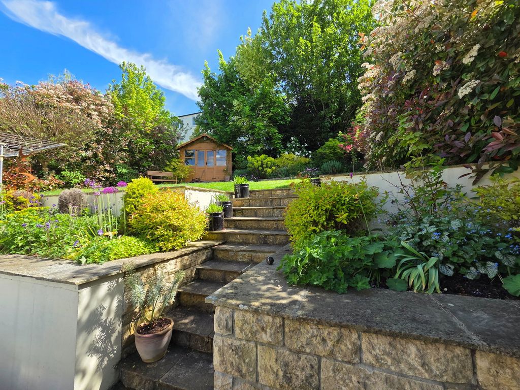 Property photo 3 of 23