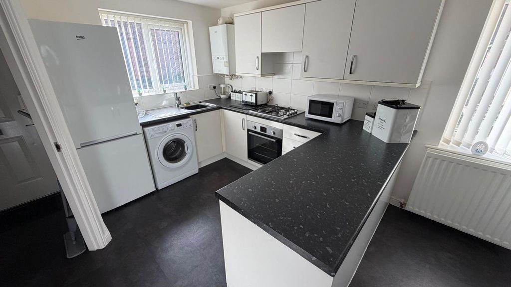 Property photo 3 of 12