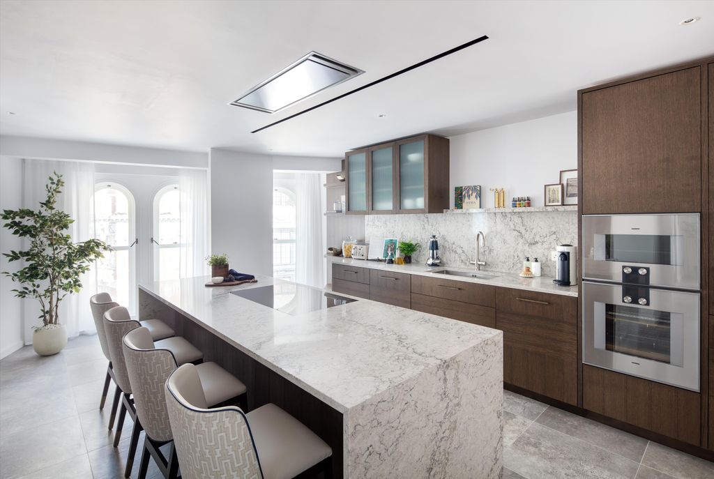 Property photo 3 of 12 Image