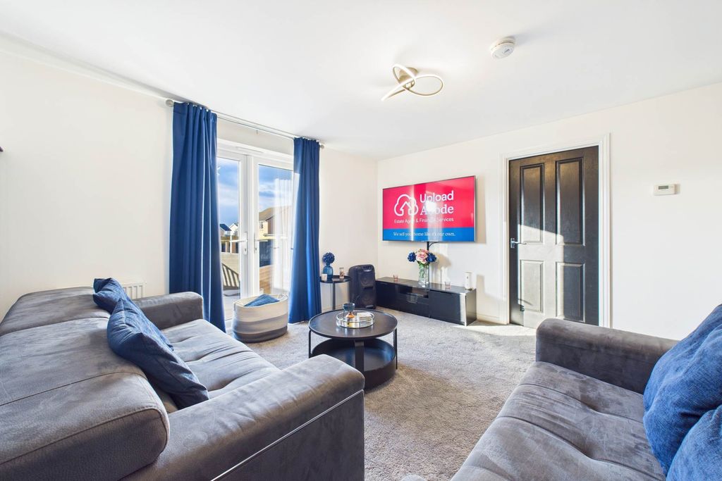 Property photo 3 of 23