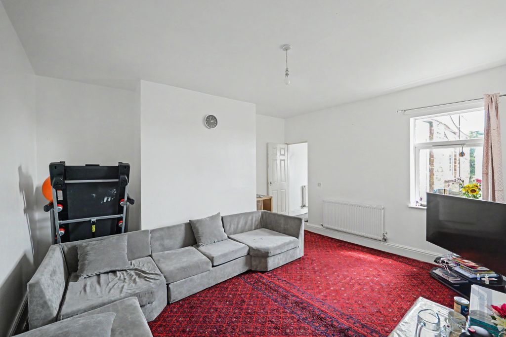 Property photo 2 of 16