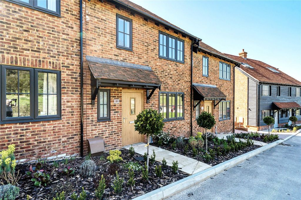 Property photo 1 of 11 Front External