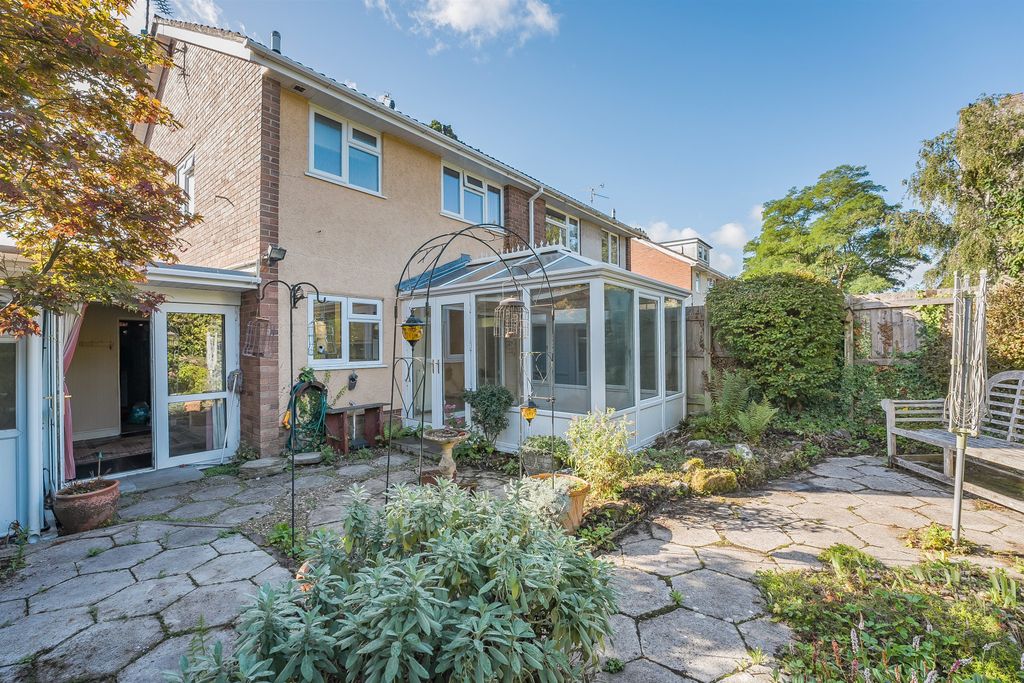 Property photo 2 of 21