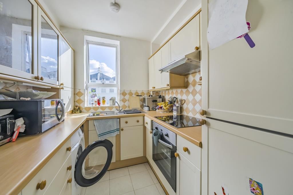 Property photo 2 of 12 Kitchen