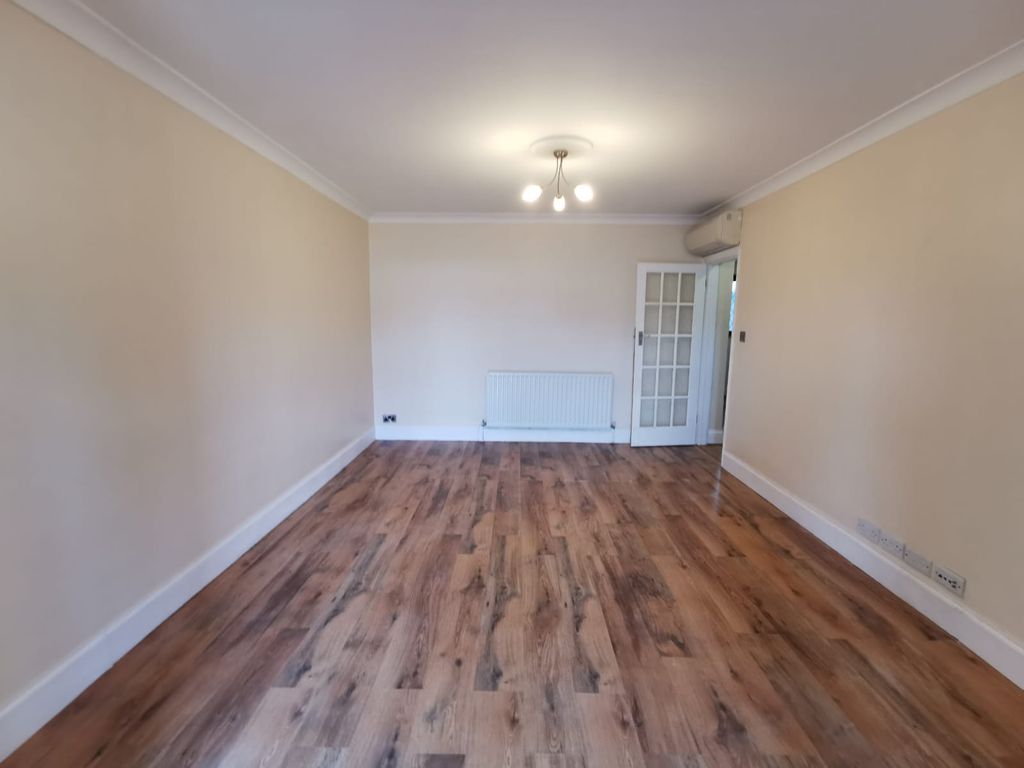 Property photo 3 of 13 118 Waverley Road 15