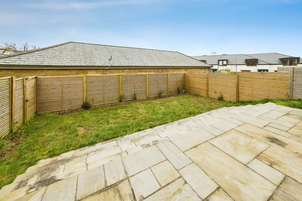 Property photo 2 of 21