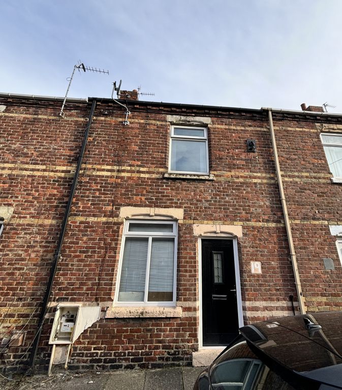 Property photo 1 of 5 Two Bed Terraced To Let