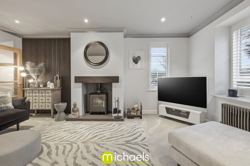 Property photo 3 of 37