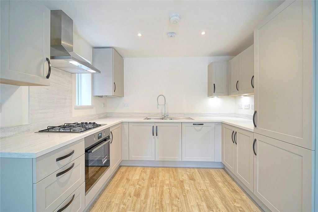 Property photo 2 of 21 Picture No. 02