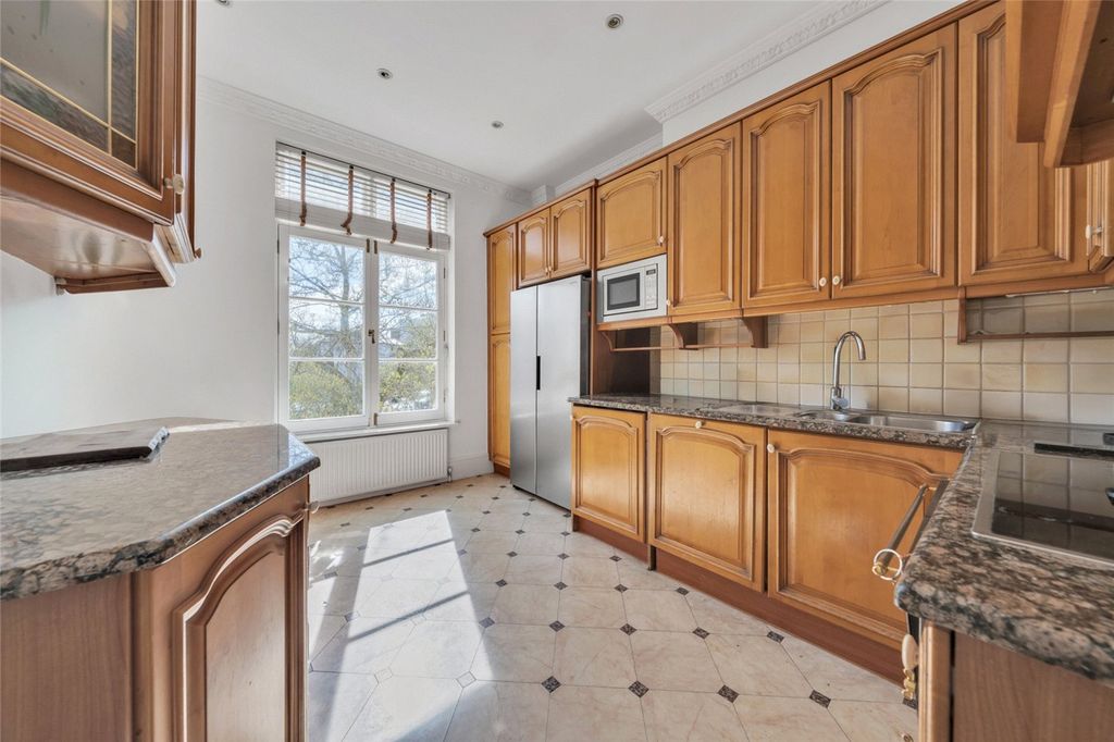 Property photo 3 of 19 Picture No. 18